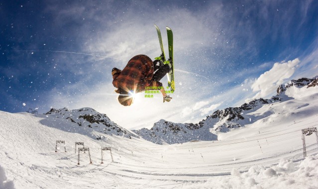 1997年的今天，亨利欧冠首秀，一段传奇的起点