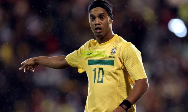 热刺半场十人鏖战 铁血防线力阻利物浦狂攻